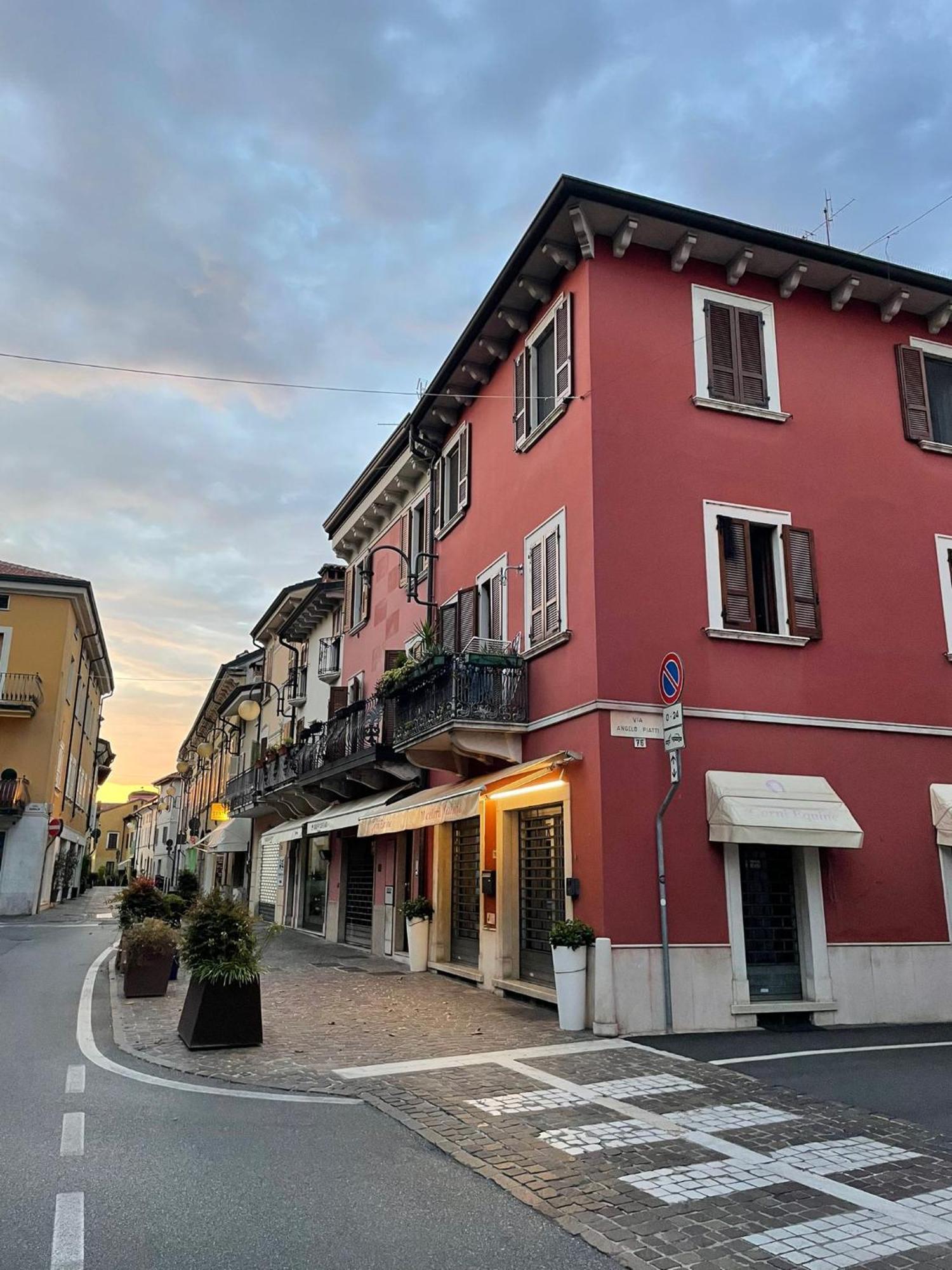Amelie Apartment Desenzano del Garda Exterior photo